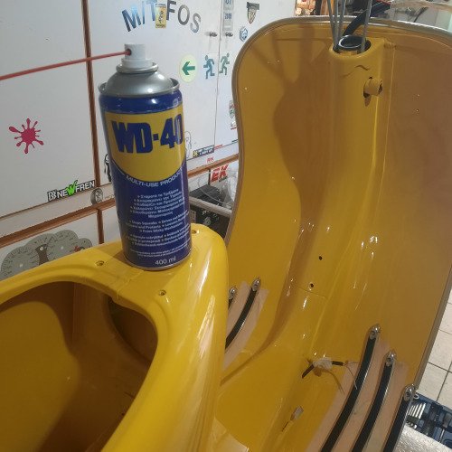 Λίπανση συρματων ταχυτήτων στην vespa μου