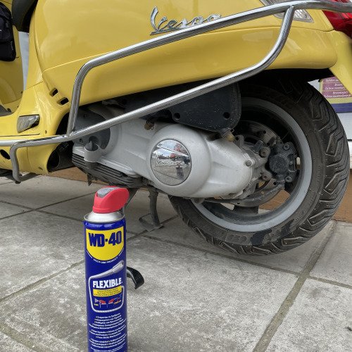 Ο πλαγιοστάτης της vespa σκούριασε και τρίζει !! 😮