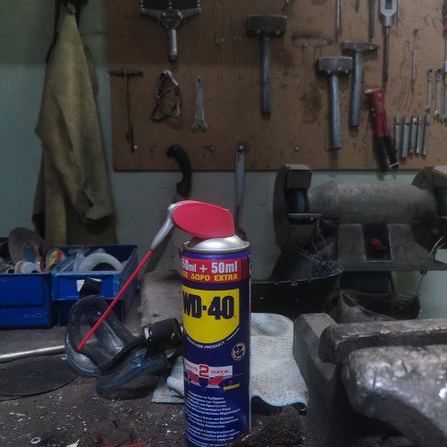 WD 40....ότι κι αν κάνεις