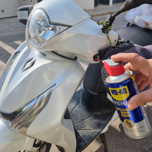 Συντήρηση και Λίπανση Μανετων Φρένων και σημείων Επαφής του Scooter