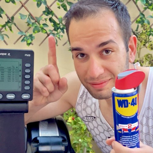 Προσθήκη λιπαντικού WD40 στο κωπηλατικό για πιο ομαλή χρήση.
