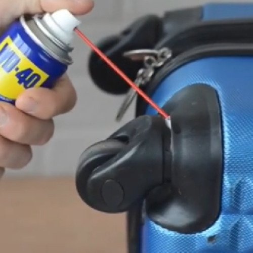 Για να ρολάρουν καλύτερα τα ροδάκια στη βαλίτσα