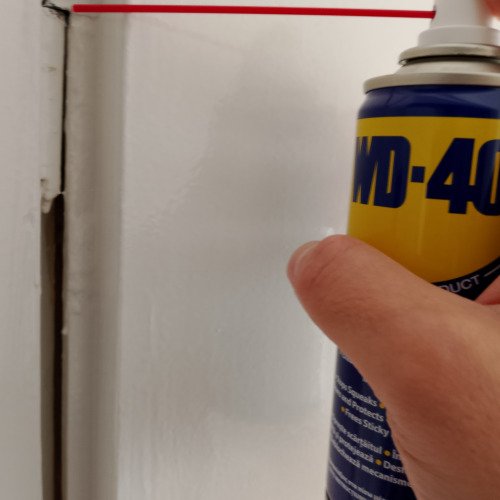 Λίπανση μεντεσέ εσωτερικής πορτας