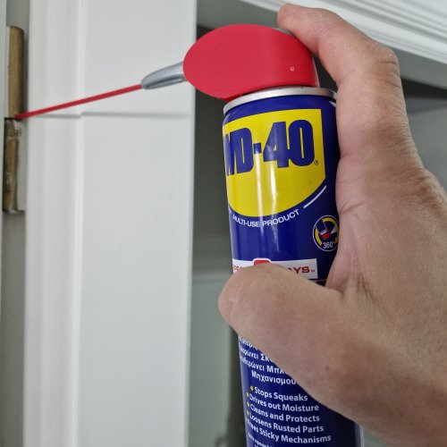 Λίπανση Μεντεσέδων