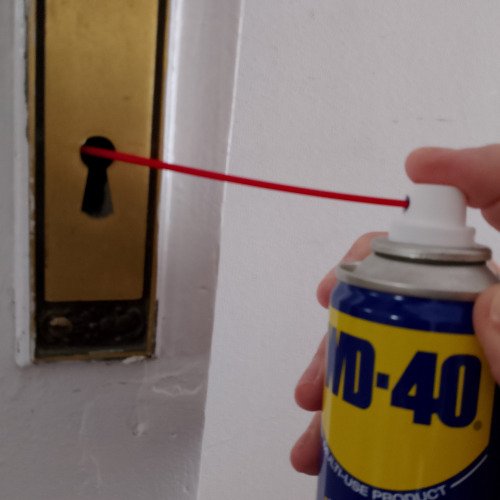 Λίπανση κλειδαριάς εσωτερικής πορτας