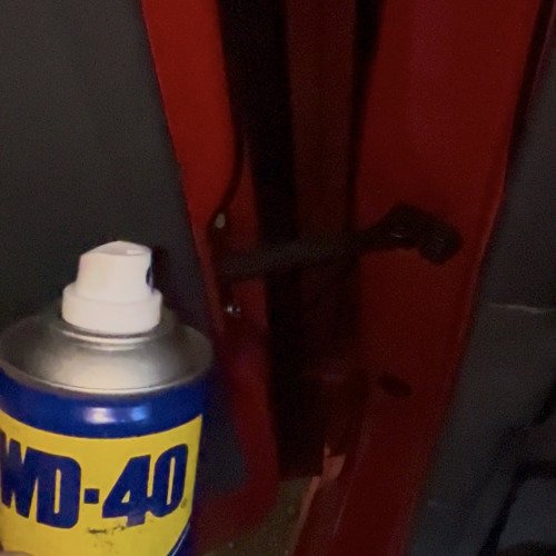 Λάδωμα στις πόρτες αυτοκινήτου λόγο τριξίματα και δυσκολία στο άνοιγμα