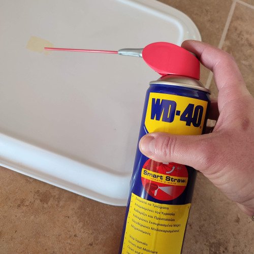 Αφαίρεση υπολειμμάτων αυτοκόλλητου