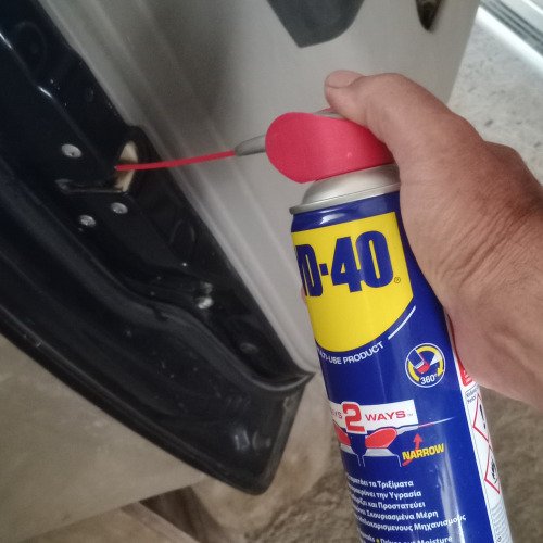 Καθαρισμός συντήρηση κλειδαριάς πόρτας