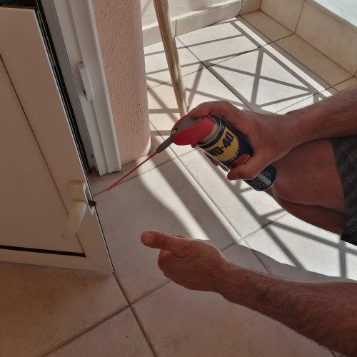 Λίπανση κλειδαριάς