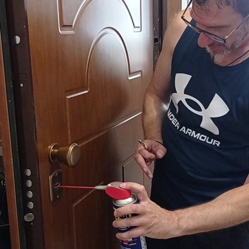 WD40 Κλειδαρια πόρτας
